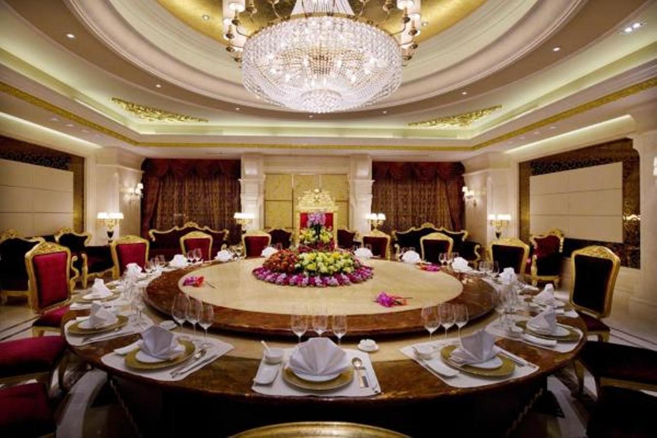 Noble International Hotel Zhengzhou Bagian luar foto